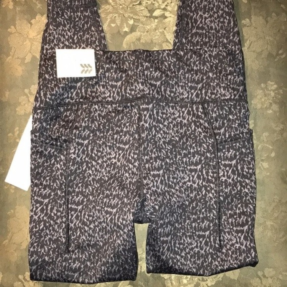 All In Motion High Rise Legging NWT - Picture 2 of 7